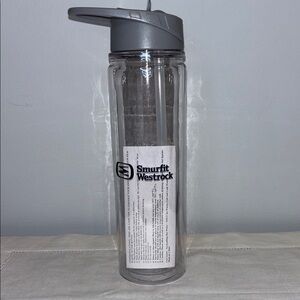 Smurfit Westrock 20 oz Double Walled Water Bottle. Flip spout w straw. Brand New